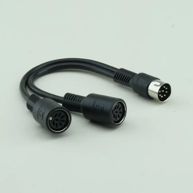Almando DIN8 / 2x DIN8-f Powerlink-haaroitinAlmando DIN8 / 2×DIN8-f Powerlink-haaroitin – Kahden kaiuttimen liittämiseen yhdellä lähdöllä