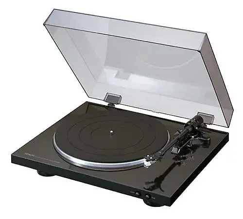 Denon DP-300F täysautomaattinen levysoitin - hihnaveto, RIAA