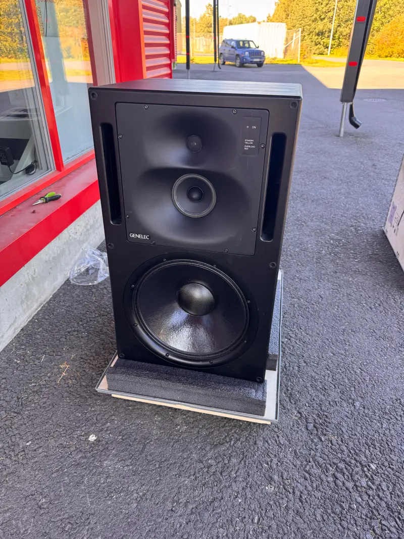 Genelec 1238A pari, vaihtolaite, tehtaan tarkistama, takuu 2 vuotta.