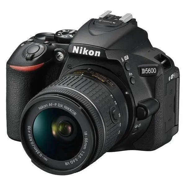 Nikon D5600 + 18-55 VR Kit
