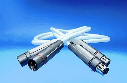 Supra EFF-IXLR AUDIO XLR-XLR välikaapelipari.